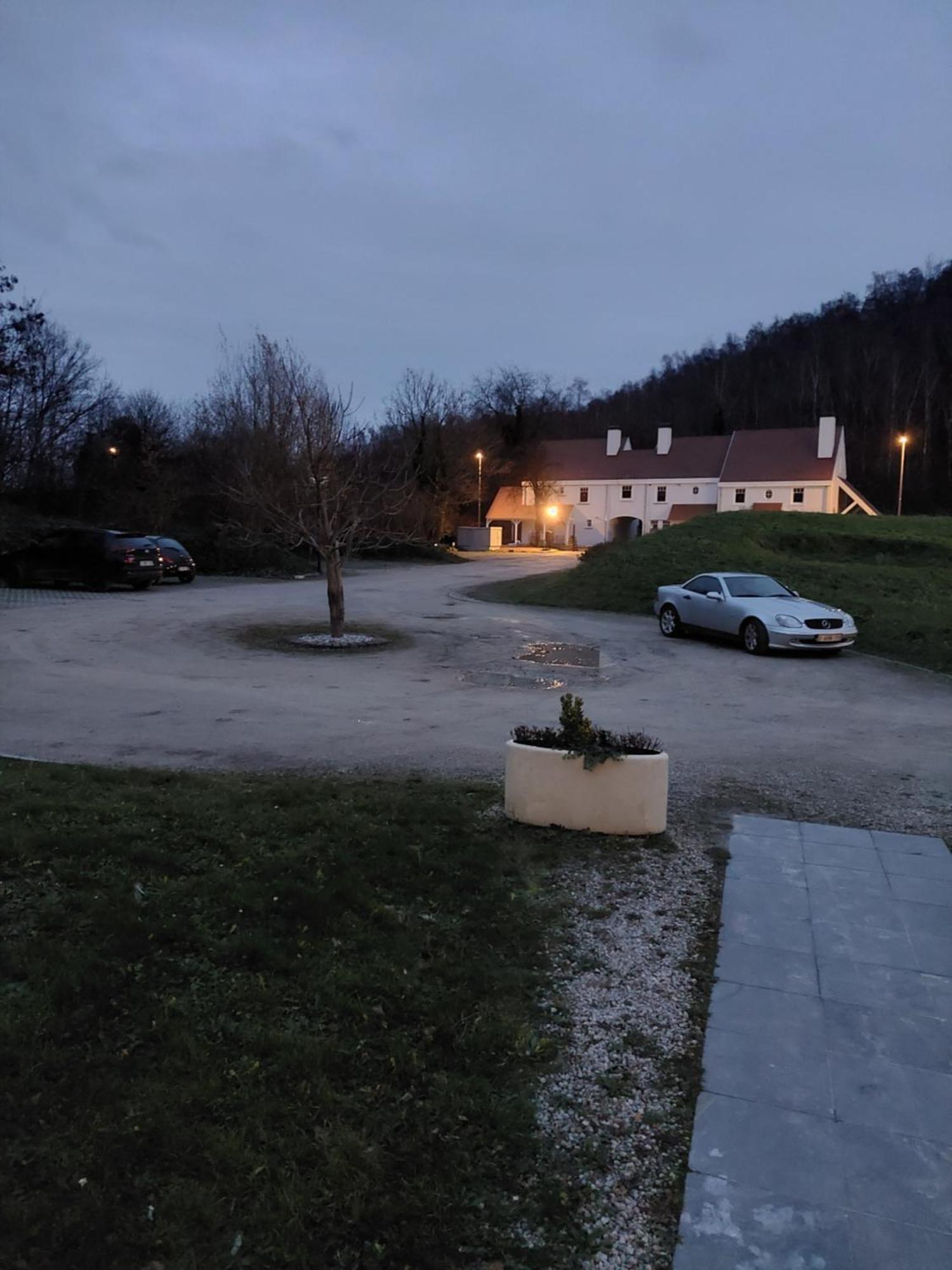 La Chambre Et Le Studio Du Chateau Du Golf De Bernalmont Lutych Exteriér fotografie